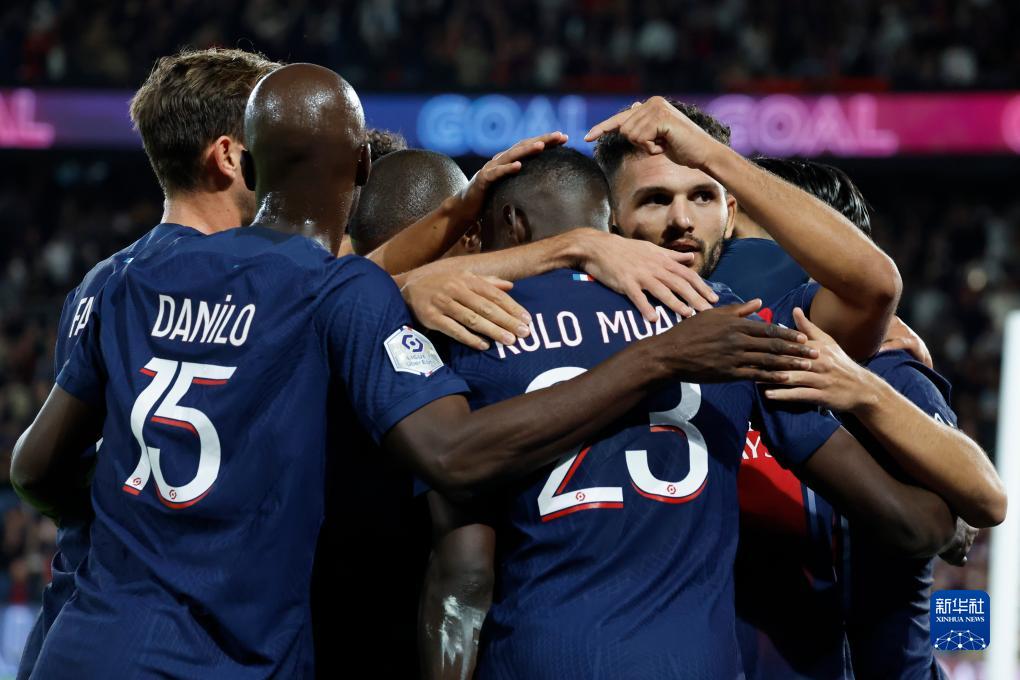 回顾苏炳添10次“破十”光辉瞬间